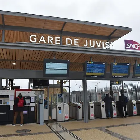 Maison Spacieuse 3 à 5 Min De La Gare *